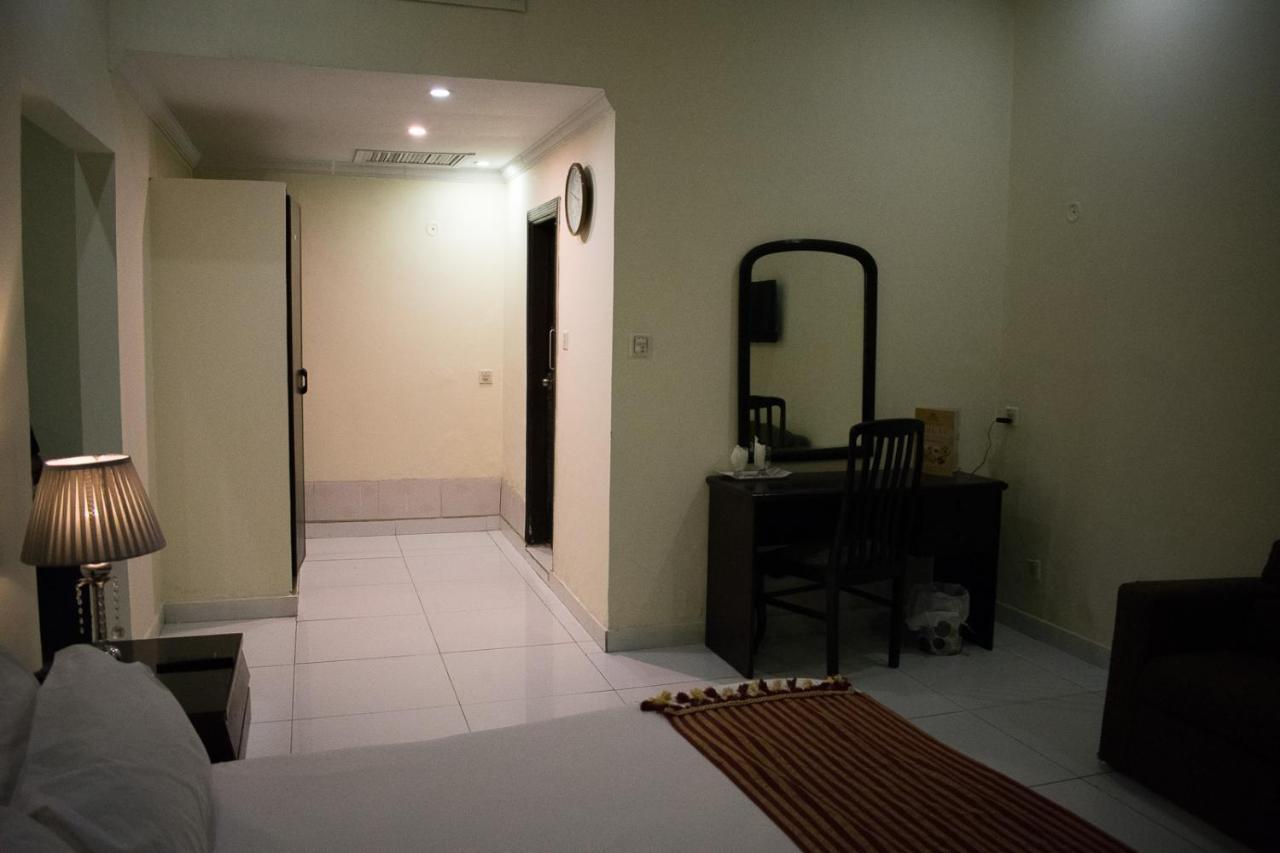 Hotel Royal Palace ราวัลปินดี ภายนอก รูปภาพ